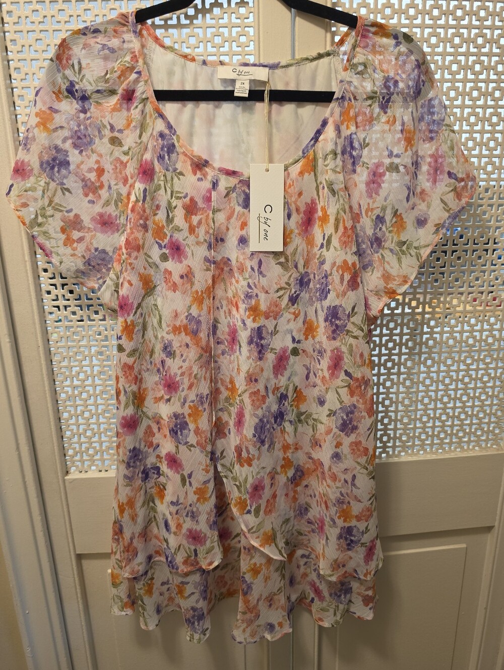Floral Short Sleeve Scoop Neck Chiffon Tulip Hem Top